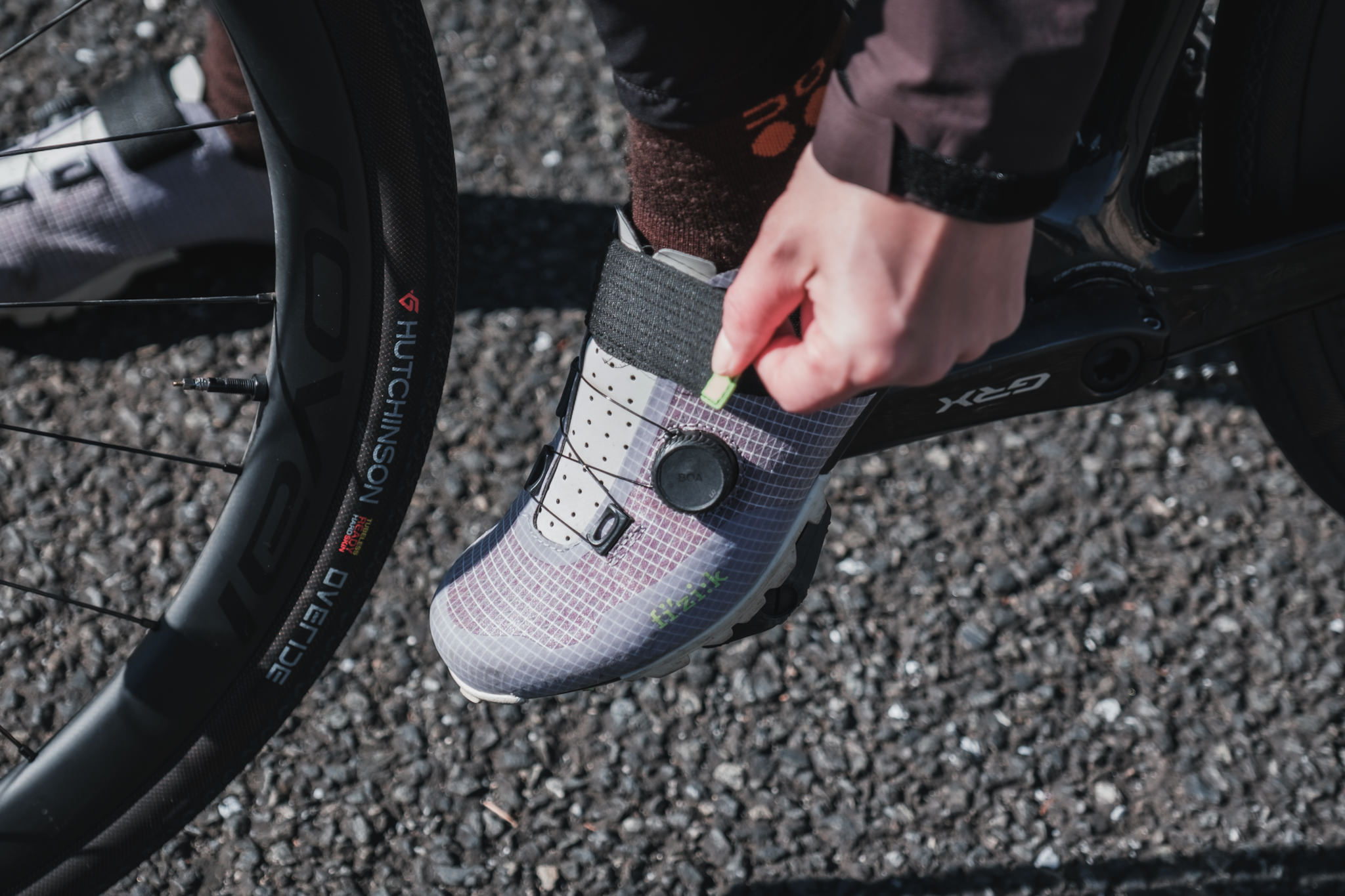 プロダクトレビュー】Fizik Vento Ferox Carbon：SPDにロードシューズ